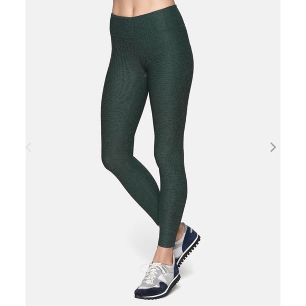 NWT Outdoor Voices Warmup Green 3/4 leggings